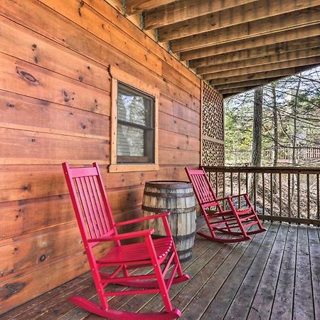 Cozy Cabin With Hot Tub In The Heart Of Pigeon Forge Villa Exterior photo