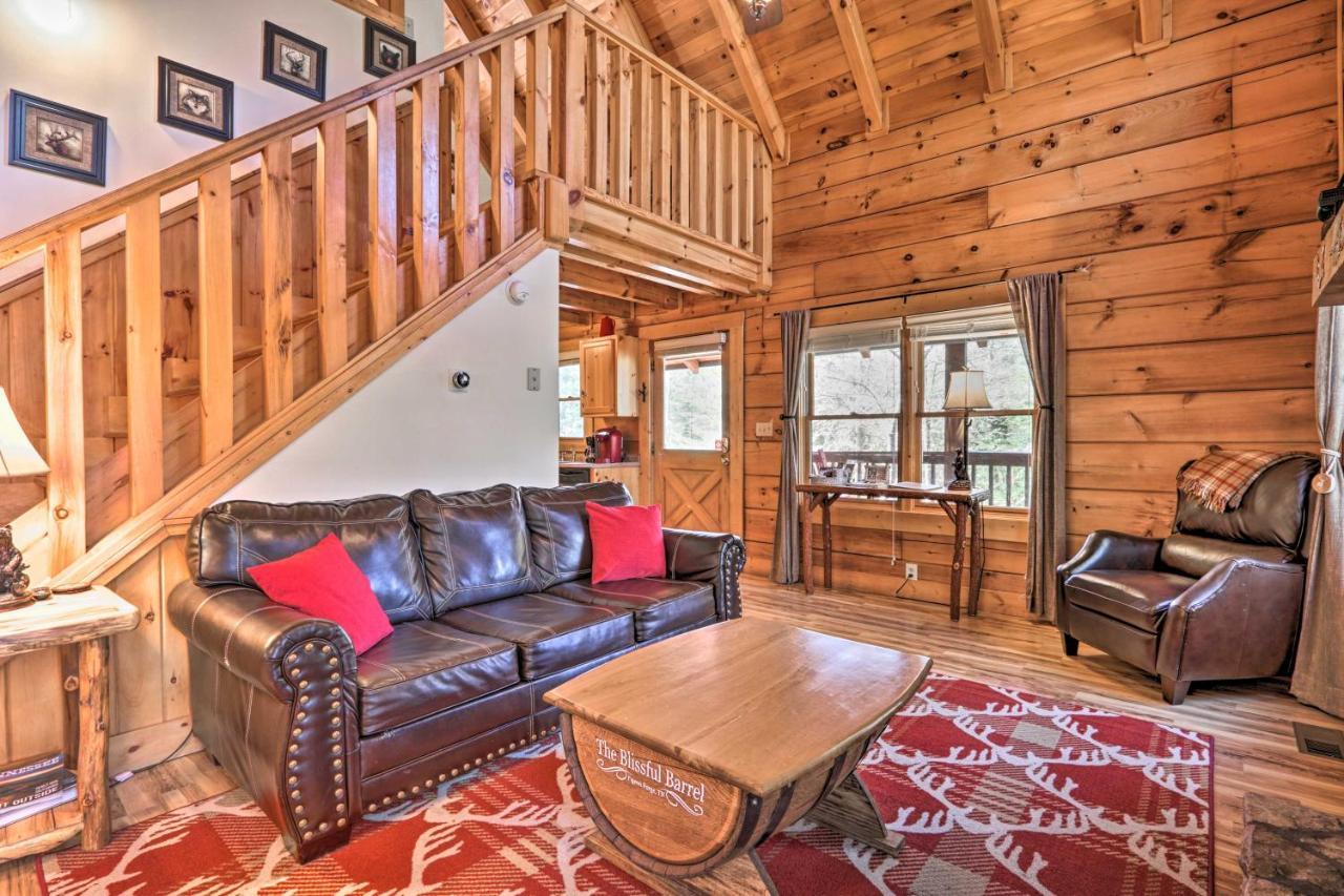 Cozy Cabin With Hot Tub In The Heart Of Pigeon Forge Villa Exterior photo