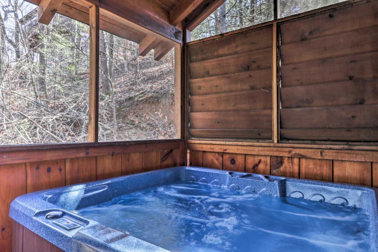 Cozy Cabin With Hot Tub In The Heart Of Pigeon Forge Villa Exterior photo